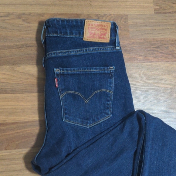 Levi's jeans - Picture 2 of 3